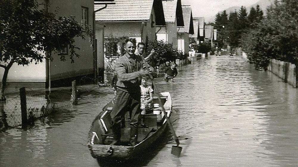 Straßen waren nur noch per Boot passierbar: hier die Kranabethsiedlung in Spittal 1965