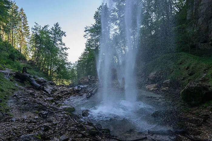 ... der Wildensteiner Wasserfall und ...