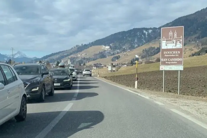 Der Stau soll zeitweise von Sillian bis nach Innichen reichen