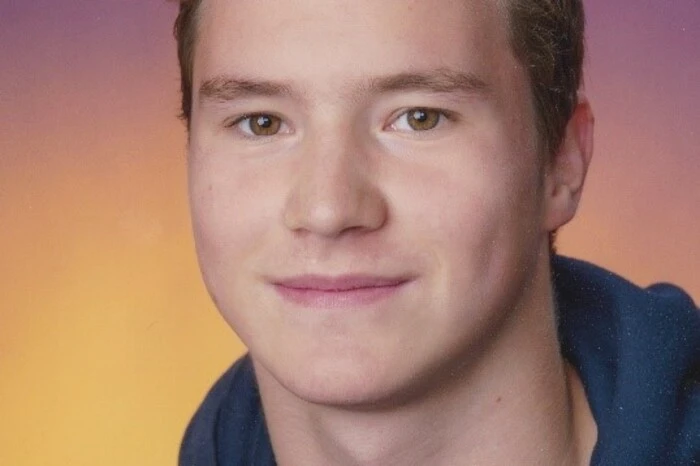 Christoph Bacher (16): Ich erhoffe mir von der Zeit nach Corona, dass ich mich wieder ohne Einschränkungen mit meinen Freunden treffen kann. Außerdem freue ich mich wieder auf das uneingeschränkte Fußballspielen und darauf, dass ich wieder verreisen kann.