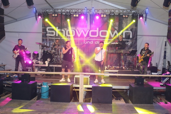 Die Partyband Showdown aus Oberkärnten sorgte für beste Zeltfeststimmung.