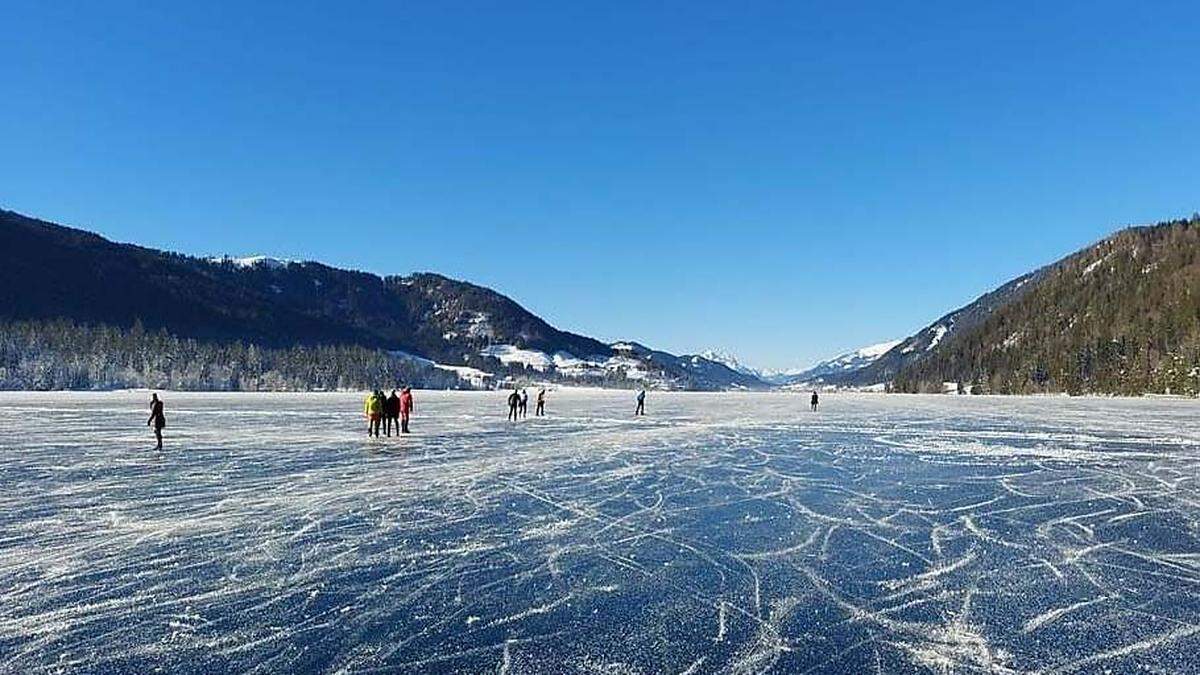 Am Weißensee-Ostufer ist das Eislaufen wieder bestens möglich