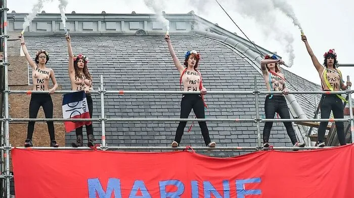 Mit einer Aktion gegen die rechtsextreme Politik Marine Le Pens hat sich das feministische Kollektiv "Femen" am Sonntagvormittag in Frankreich Gehör verschafft.