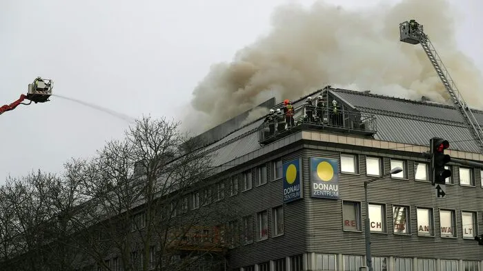 Alarmstufe drei beim Brand am Samstag im Wiener "Donauzentrum in Wien Donaustadt.