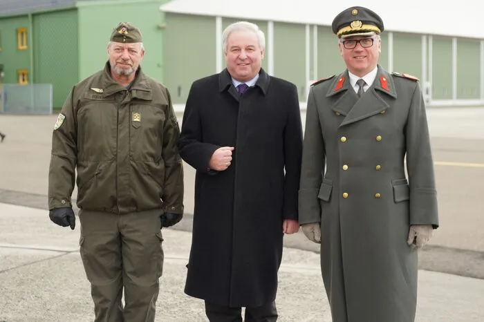 Kasernenkommandant Oberst Edwin Pekovsek begrüßte die Ehrengäste, darunter Landeshauptmann Hermann Schützenhöfer.