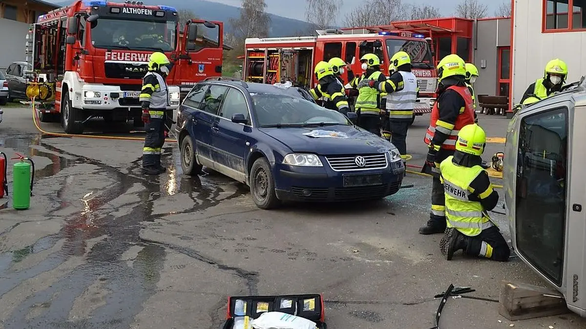 Das Szenario: Eine Autokollision mit eingeklemmten Personen