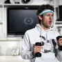Raphael Muff spielt seit 2015 am Schauspielhaus. In "Flüstern in stehenden Zügen" gibt er den sportlichen Nerd.