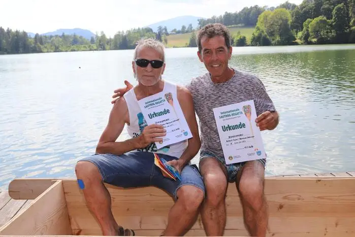 1. Platz (00:00:25) und Sieger bei der Int. FFK-Sautrog-Regatta am Maltschacher See die „Zohmkumman“ mit Helmut Fischer und Reinhard Unterweger.