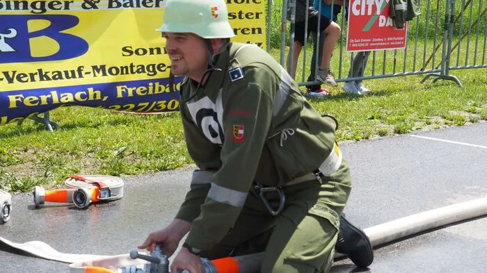 In Rottenstein, in der Gemeinde Ebenthal, trafen sich am Samstag 30 Feuerwehren zum Bezirksleistungswettbewerb der Feuerwehr. Zum dritten Mal traten Feuerwehren aus dem Bezirk Klagenfurt Land gemeinsam mit Feuerwehren des Bezirkes Klagenfurt Stadt an.