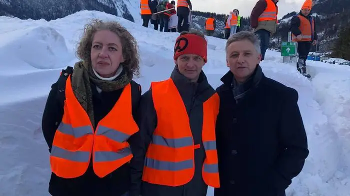 Aussees Grün-Gemeinderätin Alexandra Steinwidder mit Michal Fölsner und Klubchef der Grünen, Lambert Schönleitner