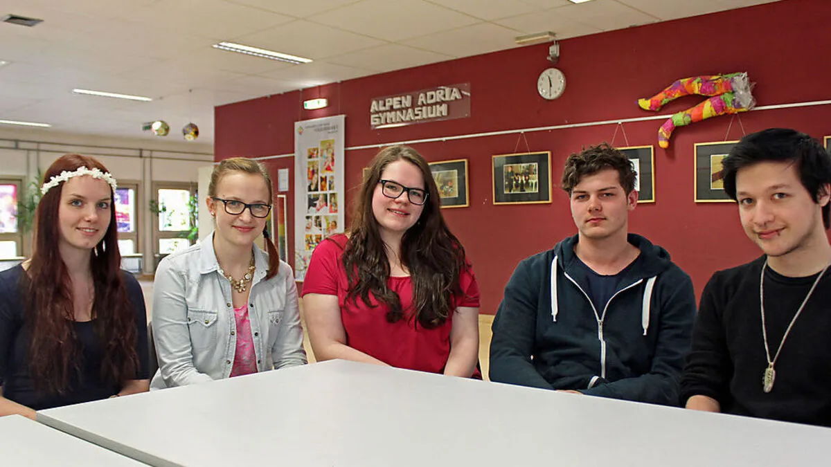 Von links: Fabienne Miklau, Christina Slamanig, Laura Colazzo, William Tschom, Felix Jesse