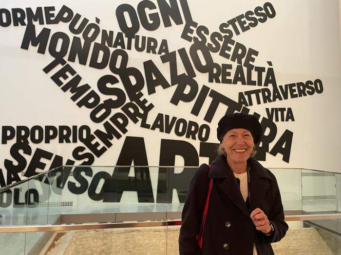 Guide Giovanna Tosetto im Museum Moderner Kunst