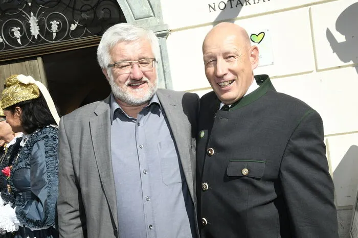 Helmut Rathmann, Vorsitzender der DAV-Sektion Osnabrück mit Johann Jury von der ÖAV-Sektion Gmünd.