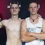 Patrick Schatz (links) und Tobias Loibner wagen sich in den "Ninja"-Parcours 