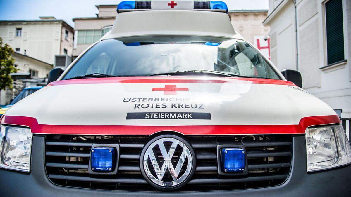 Der Verunfallte wurde vom Roten Kreuz versorgt