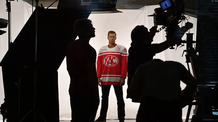 Jamie Lundmark beim Fotoshooting in Salzburg