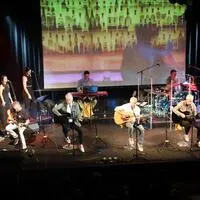 Die Gruppe „Radkersburg 3“ stimmte im Zehnerhaus in Bad Radkersburg Austropop-Klassiker an