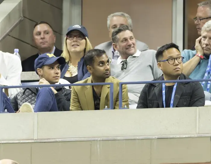 Aziz Ansari beim zwölften Wettkampftag im Billie Jean King National Tennis Center