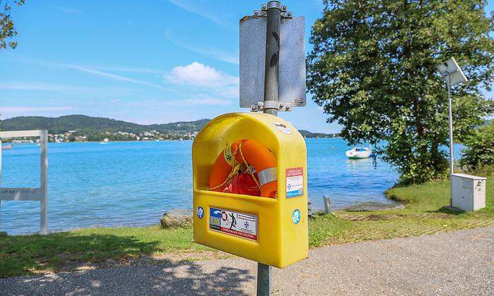 Badeplatz bei der Kapuzinerinsel in Maria Wörth