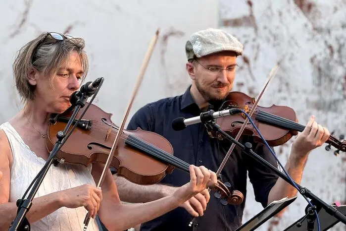 Bei vollem Haus verwandelte sich der Ilzer Marktplatz in eine große Jazzbühne und wurde zum Treffpunkt für MusikerInnen sowie Freunde dieser Musikrichtungen