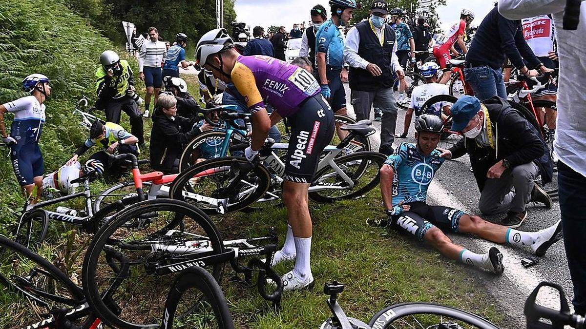 Die Tour de France ist bislang geprägt von schweren Stürzen.