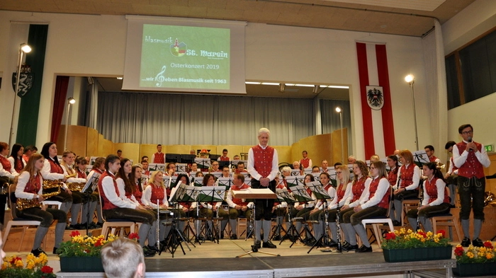 Unter Kapellmeister Werner Kainz wurde ein stimmiges, facettenreiches Programm geboten. Solistische Darbietungen gab es etwa von Josef Seidl am Tenorhorn und Christian Moser am Flügelhorn.