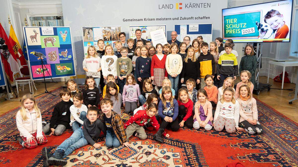 Verleihung des Landestierschutzpreises mit LR Beate Prettner und LR Daniel  an Fellner an die Volksschule St. Margareten im Rosental.