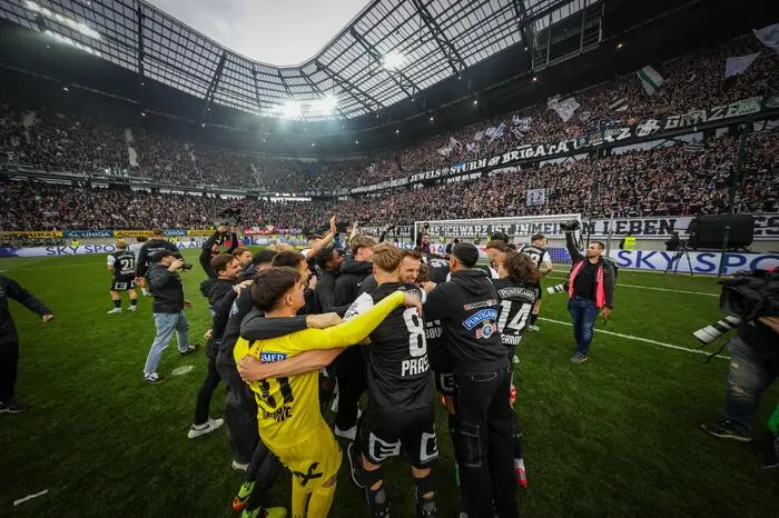 Ein Eigentor von Leon Querfeld und ein Treffer von Tomi Horvat drehten das Spiel nach 0:1-Rückstand