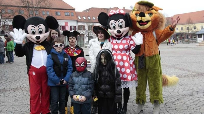 Unter dem Motto "Die Welt der Comic" schlüpften Vertreter von Vereinen und öffentlichen Einrichtungen in Disney-Kostüme.