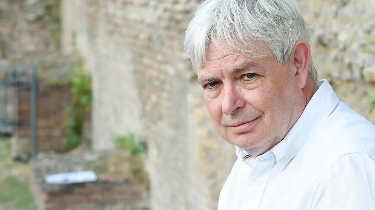 Jonathan Coe: "Ich habe imme versucht, literarische Schubladen zu ignorieren."