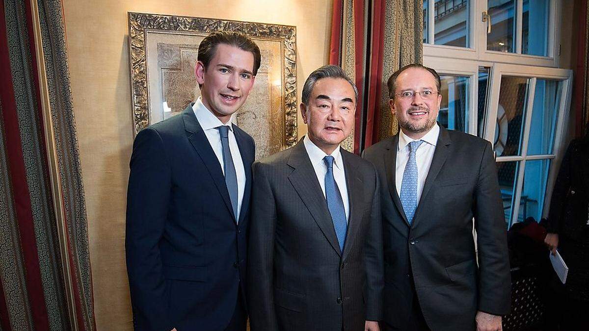 Bundeskanzler Sebastian Kurz, der chinesische Außenminister Wang Yi und Österreichs Außenminister Alexander Schallenberg im Rahmen der 56. Münchner Sicherheitskonferenz 