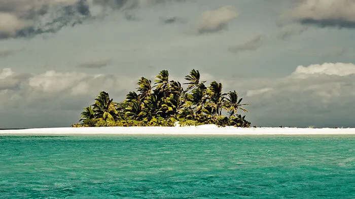 Die Kokosinseln sind ein Außengebiet Australiens, das etwa auf halbem Weg zwischen Down Under und Sri Lanka im Indischen Ozean liegt. Die Gruppe besteht aus insgesamt 27 Inseln, von denen nur zwei bewohnt sind.