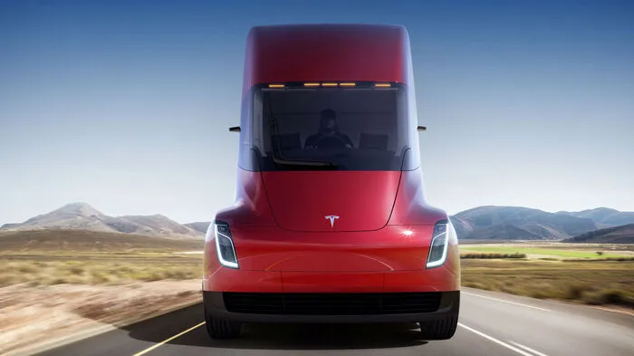 Eachdem die Präsentation über Monate hinweg mehrmals verschoben werden musste, hat Tesla die Studie eines vollelektrischen Lkw vorgestellt.