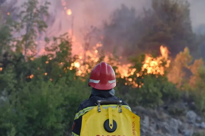 Die zweitgrößte Stadt Kroatiens wurde am Montag massiv durch Waldbrände bedroht.