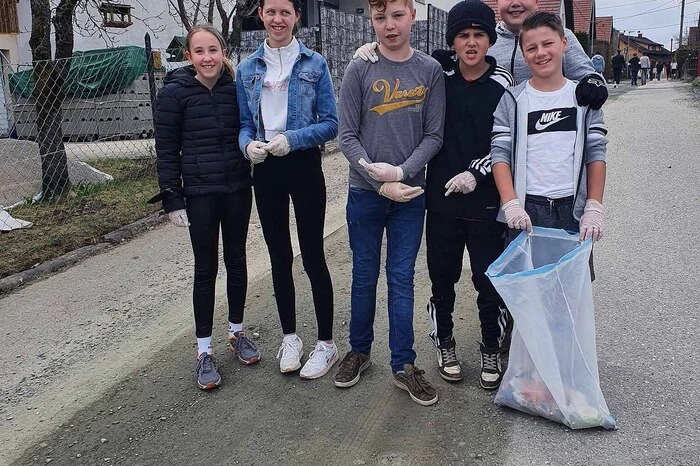 Emma, Tabea, Sebastian, Nico, Nevio, hinten Julian