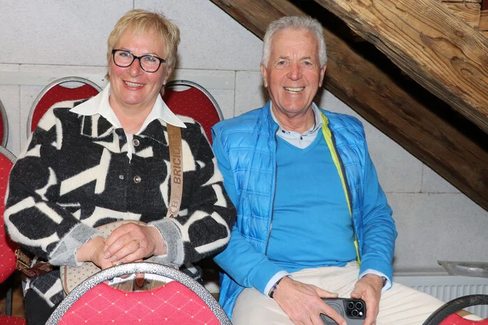 Gesehen wurden: Landtagsabgeordneter und Bürgermeister von Moosburg Herbert Gaggl mit Gattin Waltraud-Franziska Gaggl. 