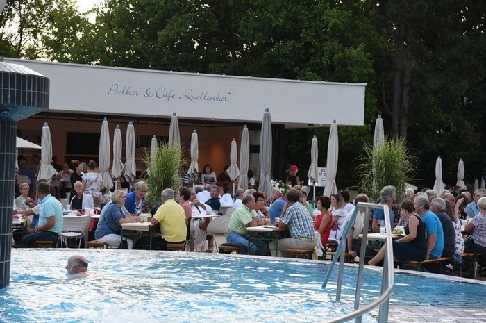 Das Sommerfest der Heiltherme wurde zu größten Poolparty der Oststeiermark.