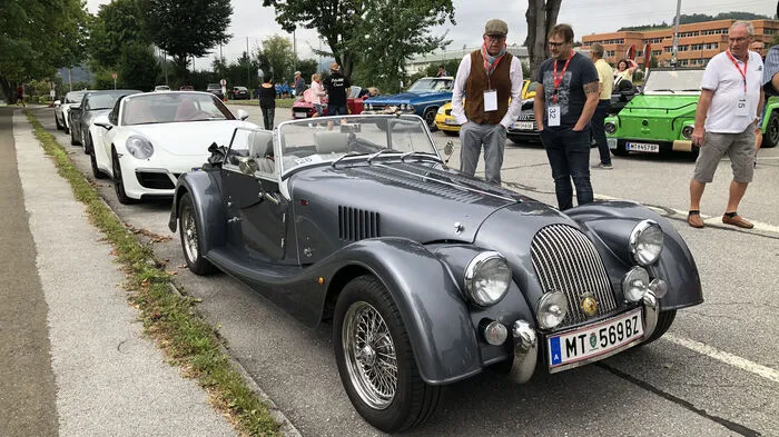 Zum siebenten Mal konnte der Kapfenberger Autoliebhaber Klaus Tappauf zu einer Benefizausfahrt laden, an der sich 40 Fahrzeuge beteiligten.
