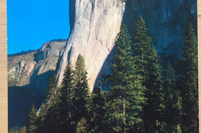Am El Capitan im Yosemite-Valley: Über die berühmte "Nose"-Route, 1000 Meter glatter Granit, schaffte es Schlömmer mit Kletterpartner Peter Perner als erste deutschsprachige Seilschaft auf den Gipfel. Das Yosemite-Valley in Kalifornien gilt als eine der Geburtsstätten modernen Kletterei.
