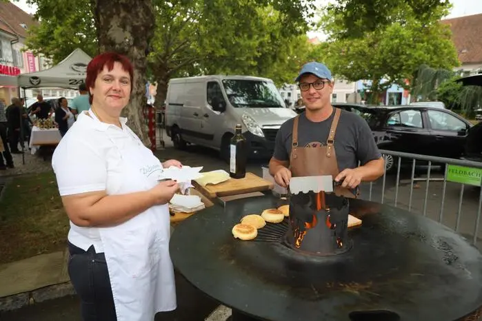 Mehr als 20 Bäuerinnen boten bei diesem beliebten Frühstücksfest regionale Speisen von 50 Bäuerinnen an.