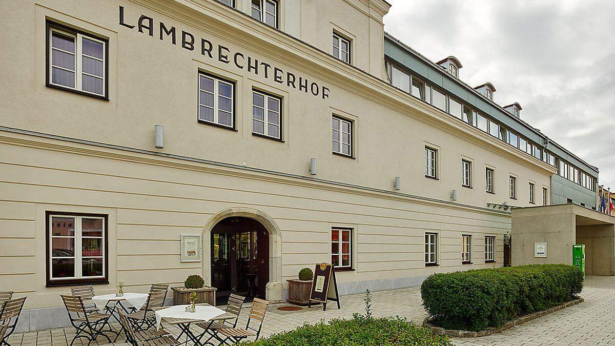 Der Lambrechterhof soll umgebaut werden, es ist von einer Gesundheitseinrichtung die Rede