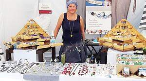 Birgit Fabbro freut sich auf den bevorstehenden Kunsthandwerksmarkt in Ossiach