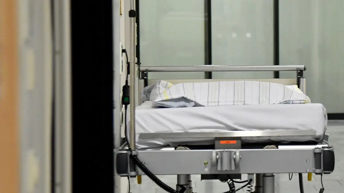 ABD0118_20211117 - SALZBURG - ÖSTERREICH: ++ THEMENBILD ++  Illustration zum Thema ?Intensivstation / Covid-Station / Pflege? auf der Intensivstation 1c der Salzburger Landeskliniken (SALK) am Mittwoch, 17. November 2021. - FOTO: APA/BARBARA GINDL