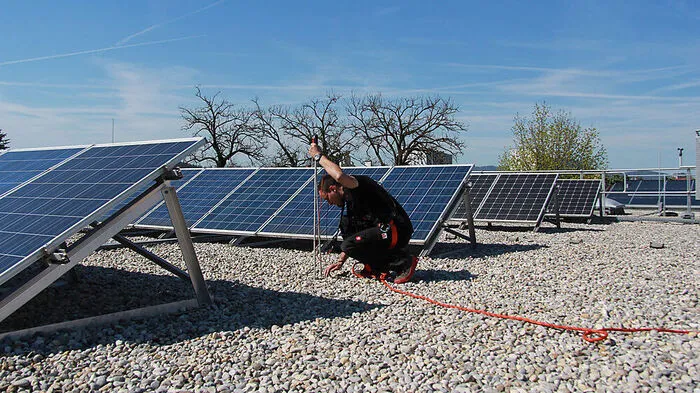 Heutige Dächer tragen oft Aufbauten und erfüllen komplexe Funktionen