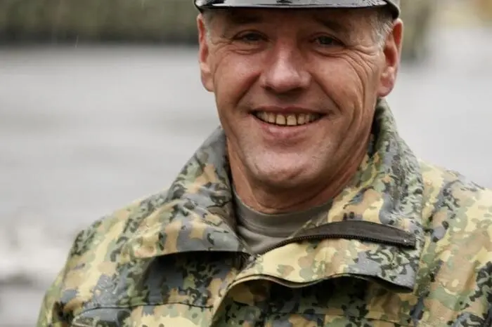 Udo Hofer ist 58 Jahre alt und wohnt in Villach. 