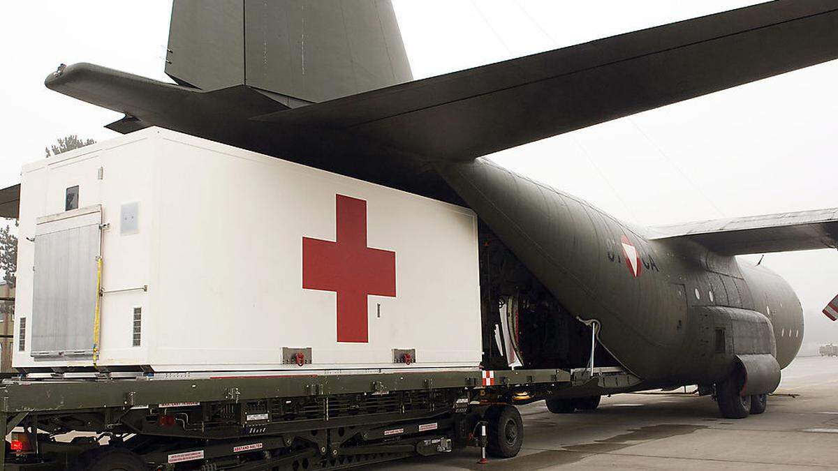 Die C-130 &quot;Hercules&quot; kann mit einem medizinischem Modul ausgestattet werden 