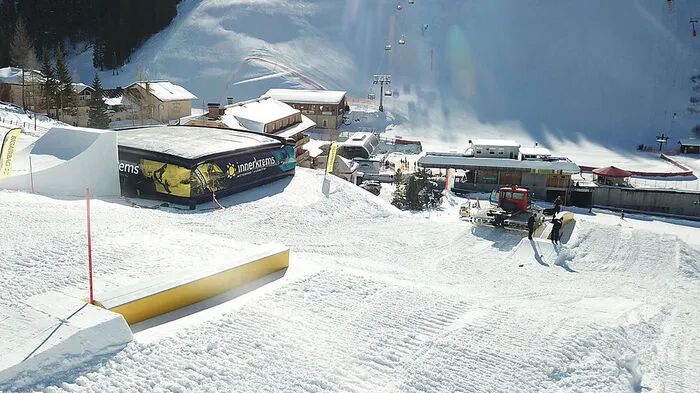 Die Vorbereitungen für den Start in die Wintersaison am 22. Dezember laufen im Skibebiet Innerkrems auf Hochtouren