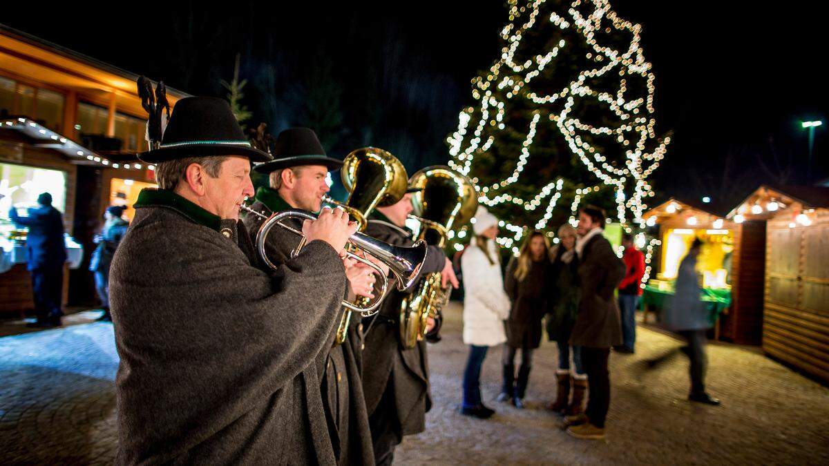 In Straßengel spielt die Blasmusik, in Graz gleicht der Advent wohl mehr einem Weihnachts-Rummel  