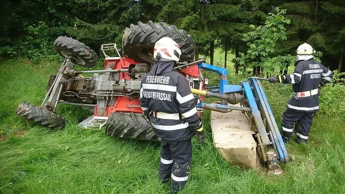 Der Lenker des Traktors blieb unverletzt