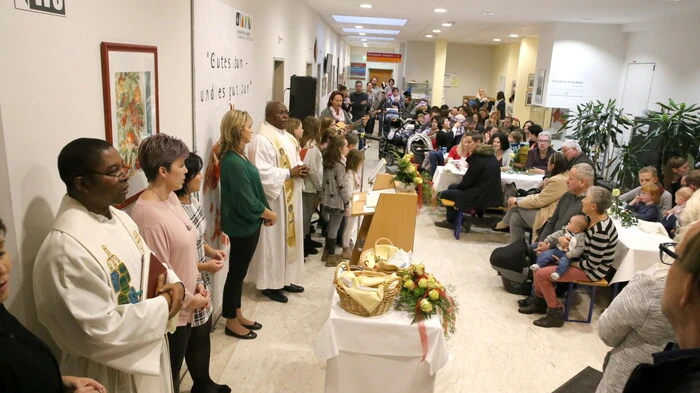 Lautes Babylachen war am Wochenende aus der Aula des Krankenhauses der Barmherzigen Brüder in St. Veit zu hören. 